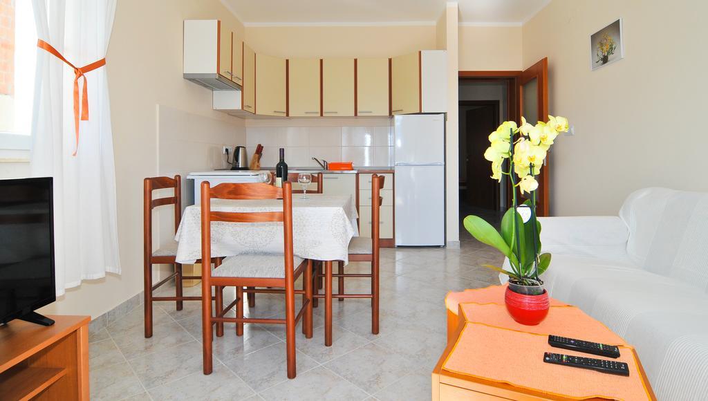 Apartments Mira Tivat Exterior foto