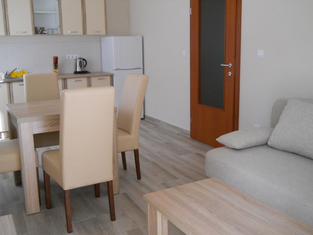 Apartments Mira Tivat Exterior foto