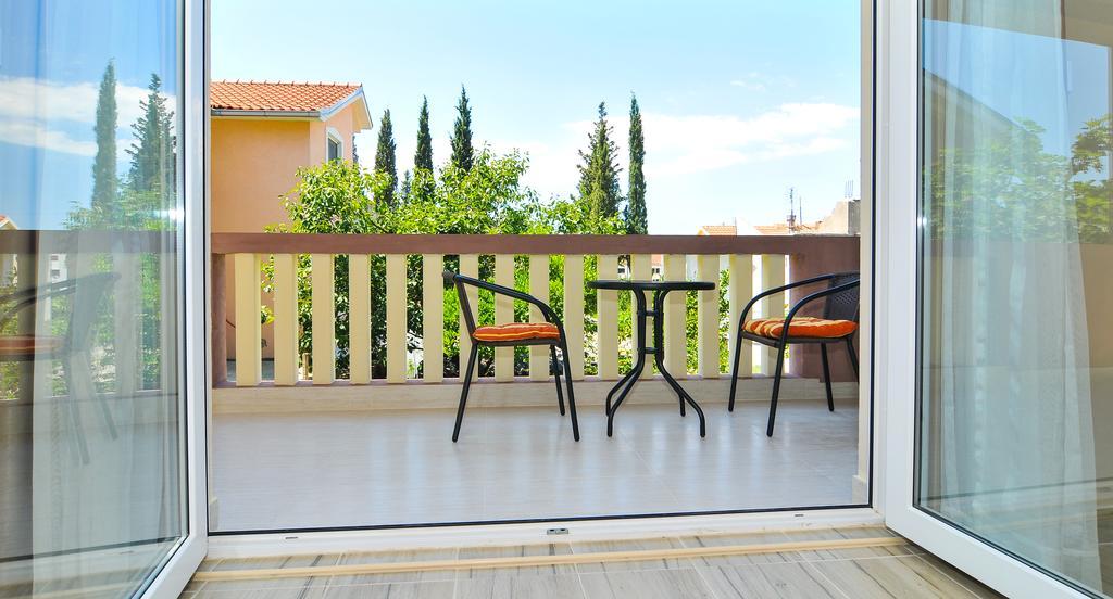 Apartments Mira Tivat Exterior foto