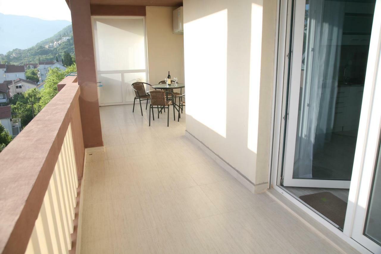 Apartments Mira Tivat Exterior foto